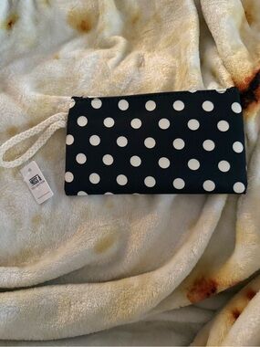 MISHA COLLECTION Black and White Polka Dot Wristlet Wallet